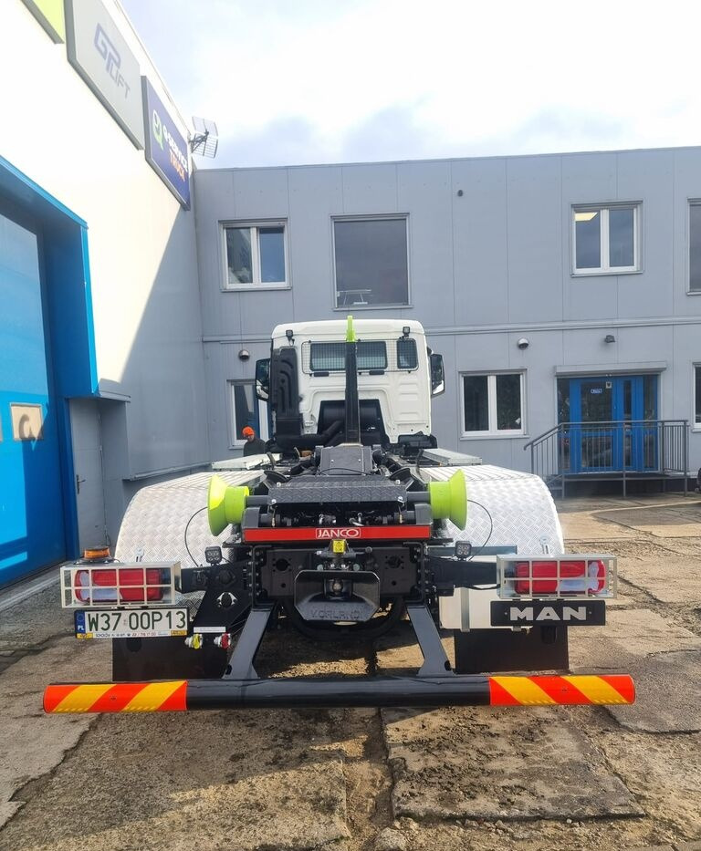 MAN TGS 26.360 - Hook lift truck: picture 3 MAN TGS 26.360 - Hook lift truck: picture 3