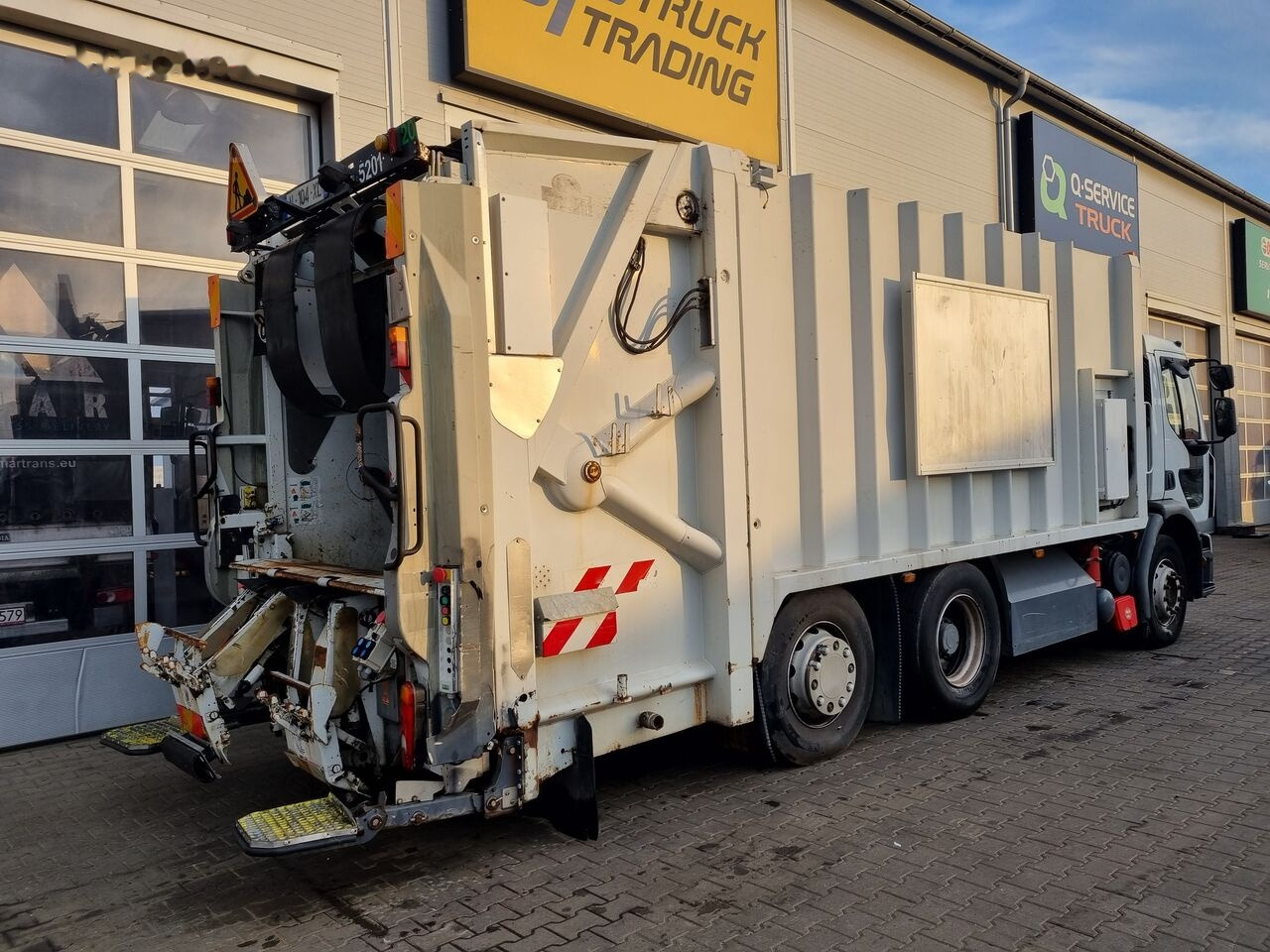 Garbage truck Renault Premium CNG: picture 7