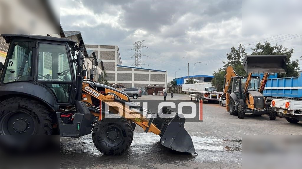 New Backhoe loader CASE 851FX: picture 6