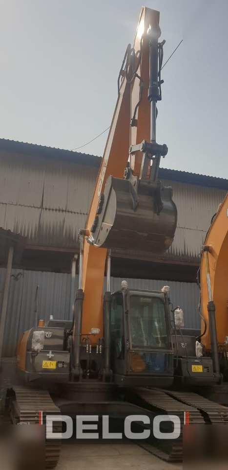 CASE CX220C LC - Crawler excavator: picture 3 CASE CX220C LC - Crawler excavator: picture 3