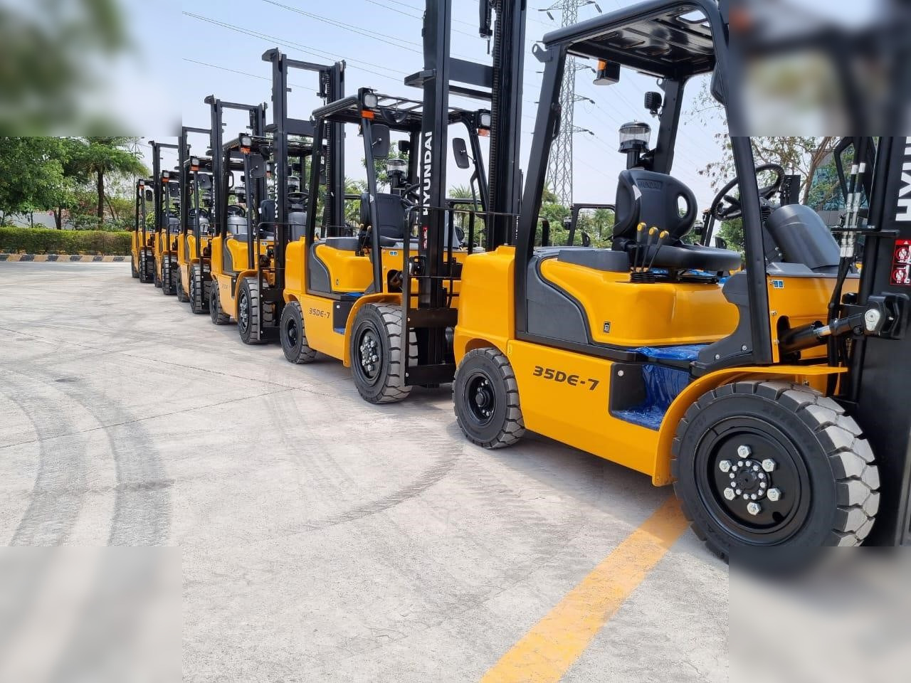 HYUNDAI 35DE-7 - Forklift: picture 3 HYUNDAI 35DE-7 - Forklift: picture 3