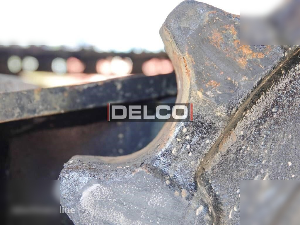 New Crawler excavator JCB 225 LC: picture 11