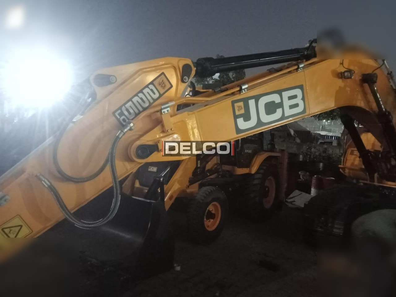 New Crawler excavator JCB 225 LC: picture 14