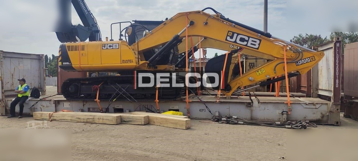 New Crawler excavator JCB 225 LC: picture 9