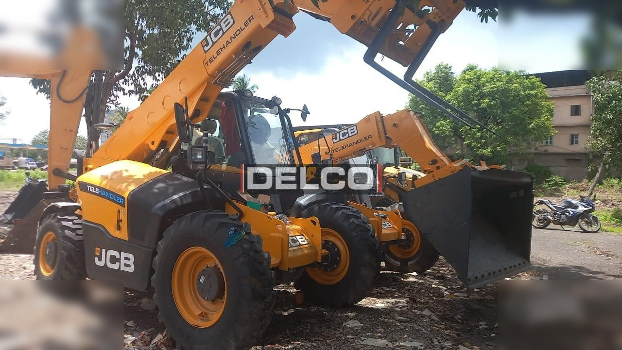 New Telescopic handler JCB 530-70: picture 13