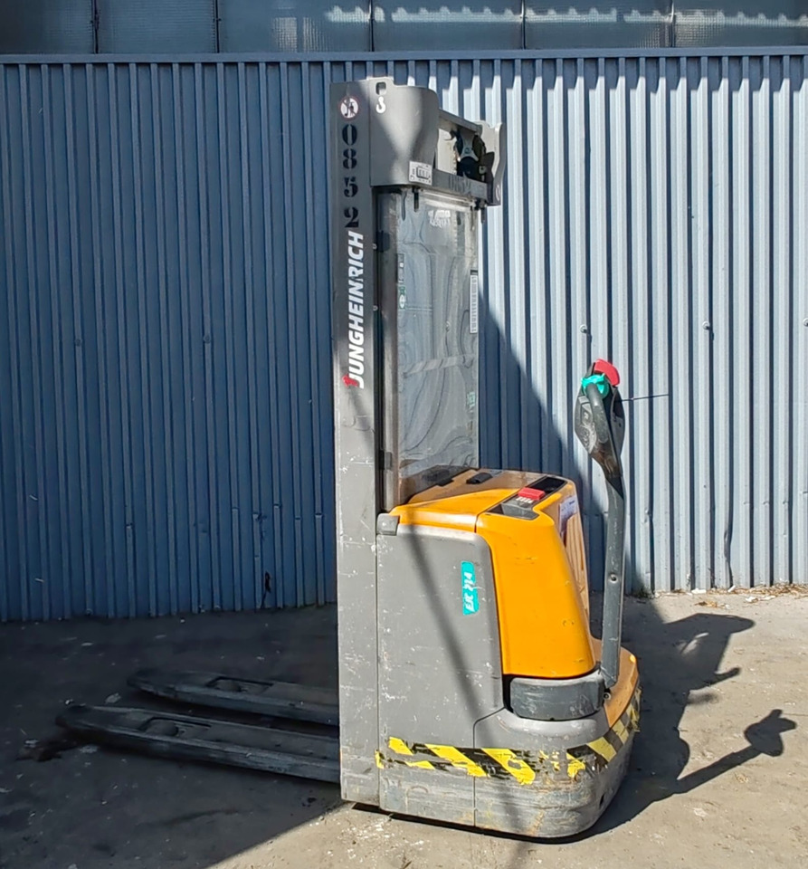 Jungheinrich EJC 214 1.4t/ 3.2m/ 2535mh/ 2018yy - Stacker: picture 1 Jungheinrich EJC 214 1.4t/ 3.2m/ 2535mh/ 2018yy - Stacker: picture 1