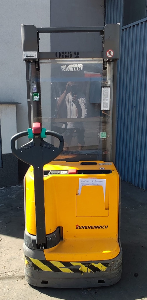 Jungheinrich EJC 214 1.4t/ 3.2m/ 2535mh/ 2018yy - Stacker: picture 5 Jungheinrich EJC 214 1.4t/ 3.2m/ 2535mh/ 2018yy - Stacker: picture 5