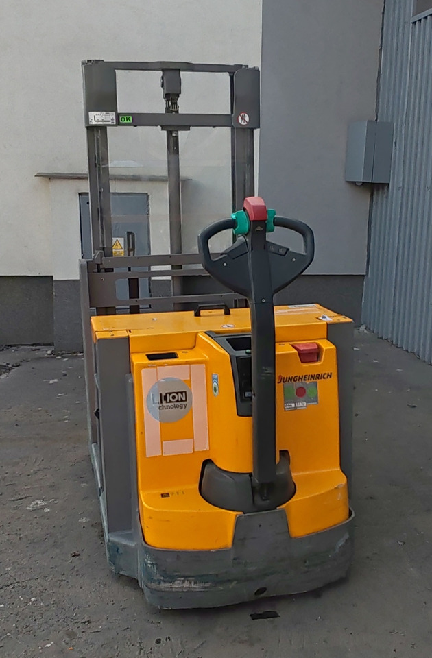 Jungheinrich EJG112 batt2024/ 2019y/ 12478mh/ 2.5m/ tilt - Stacker: picture 4 Jungheinrich EJG112 batt2024/ 2019y/ 12478mh/ 2.5m/ tilt - Stacker: picture 4