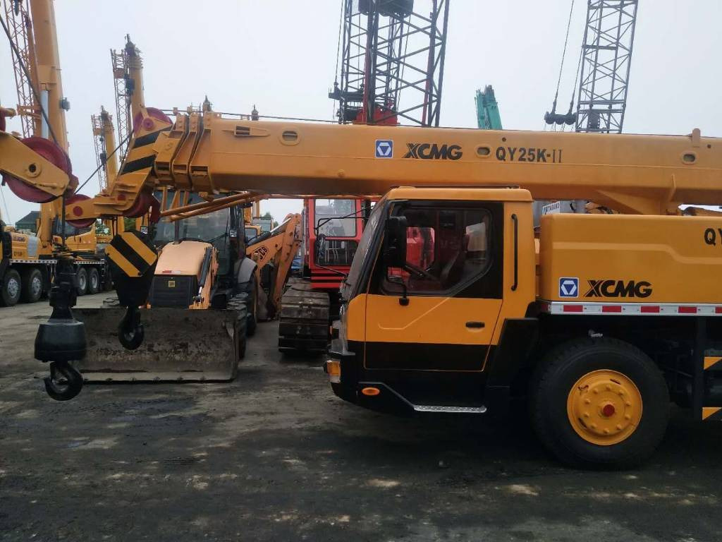 XCMG QAY25 - Crane: picture 1 XCMG QAY25 - Crane: picture 1