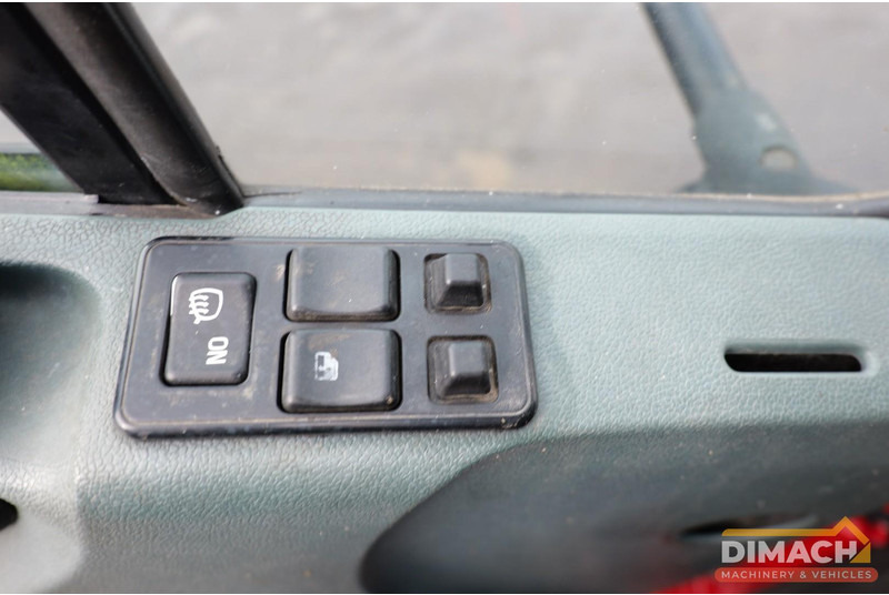 Leasing of DAF AS75PC 6x2*4 DAF CF - Haller - kraak pers opbouw - HMF 2000 SK3 kraan met afstandbediening - Euro 3 - NL auto - 1 kamer DAF AS75PC 6x2*4 DAF CF - Haller - kraak pers opbouw - HMF 2000 SK3 kraan met afstandbediening - Euro 3 - NL auto - 1 kamer: picture 16