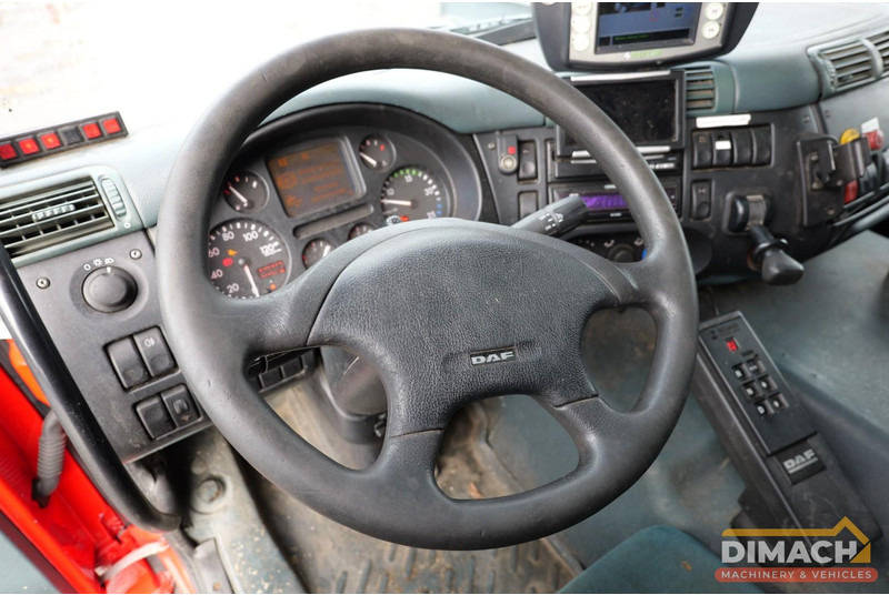 Leasing of DAF AS75PC 6x2*4 DAF CF - Haller - kraak pers opbouw - HMF 2000 SK3 kraan met afstandbediening - Euro 3 - NL auto - 1 kamer DAF AS75PC 6x2*4 DAF CF - Haller - kraak pers opbouw - HMF 2000 SK3 kraan met afstandbediening - Euro 3 - NL auto - 1 kamer: picture 18