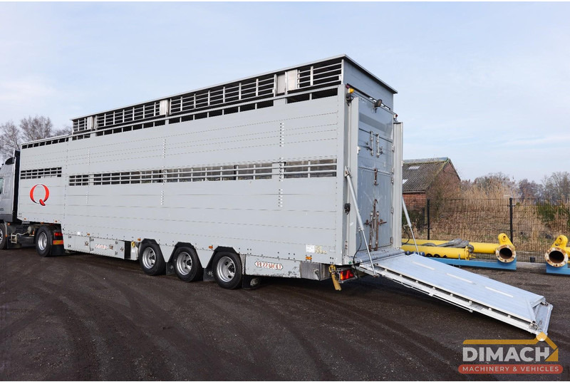 Pezzaioli SBA32 Veetrailer 2 lagen voor koeien - 3 asser - hefdak - belast beweegbaar - hydr. ramp - Pezzaioli SBA32 - Farm trailer: picture 1 Pezzaioli SBA32 Veetrailer 2 lagen voor koeien - 3 asser - hefdak - belast beweegbaar - hydr. ramp - Pezzaioli SBA32 - Farm trailer: picture 1