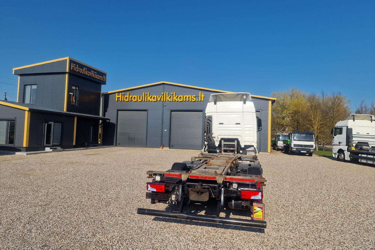 MAN TGX 26.420 - Container transporter/ Swap body truck: picture 3 MAN TGX 26.420 - Container transporter/ Swap body truck: picture 3