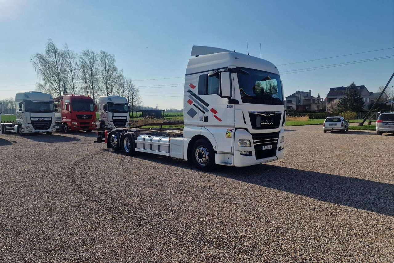 MAN TGX 26.420 - Container transporter/ Swap body truck: picture 2 MAN TGX 26.420 - Container transporter/ Swap body truck: picture 2