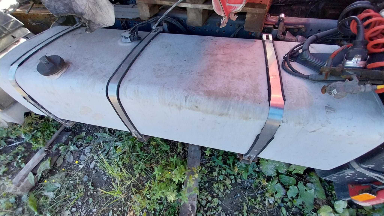 Zbiornik paliwowa bak IVECO STRALIS hiway mega e5  aluminiowy 570/600 - Fuel tank for Truck: picture 1 Zbiornik paliwowa bak IVECO STRALIS hiway mega e5  aluminiowy 570/600 - Fuel tank for Truck: picture 1