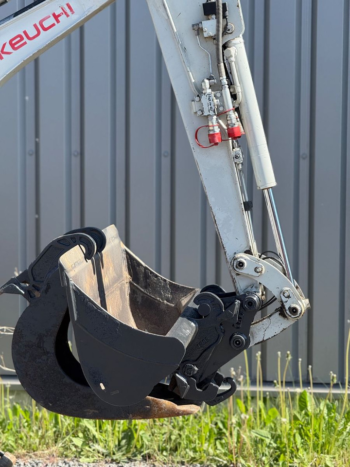 Takeuchi TB216 - Mini excavator: picture 4 Takeuchi TB216 - Mini excavator: picture 4