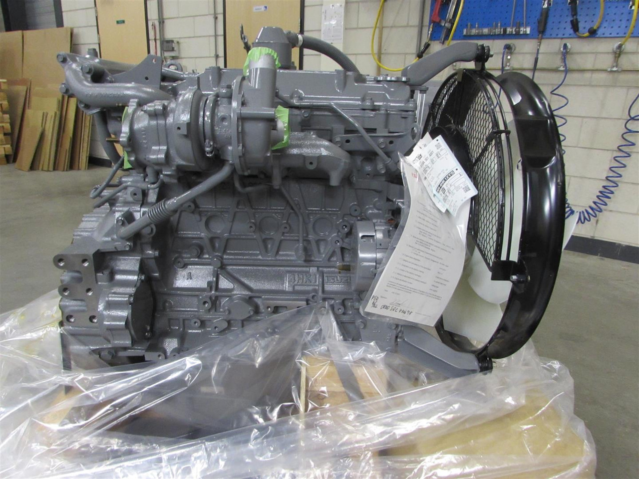Isuzu 4HK1XYSA-01 - 02 - 04 - Engine for Excavator: picture 1 Isuzu 4HK1XYSA-01 - 02 - 04 - Engine for Excavator: picture 1