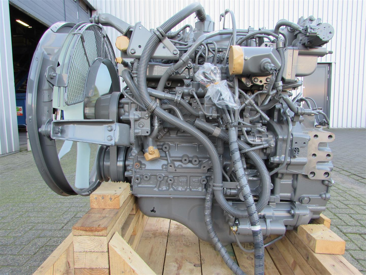 Isuzu 4HK1XYSS-01 - Engine for Excavator: picture 3 Isuzu 4HK1XYSS-01 - Engine for Excavator: picture 3