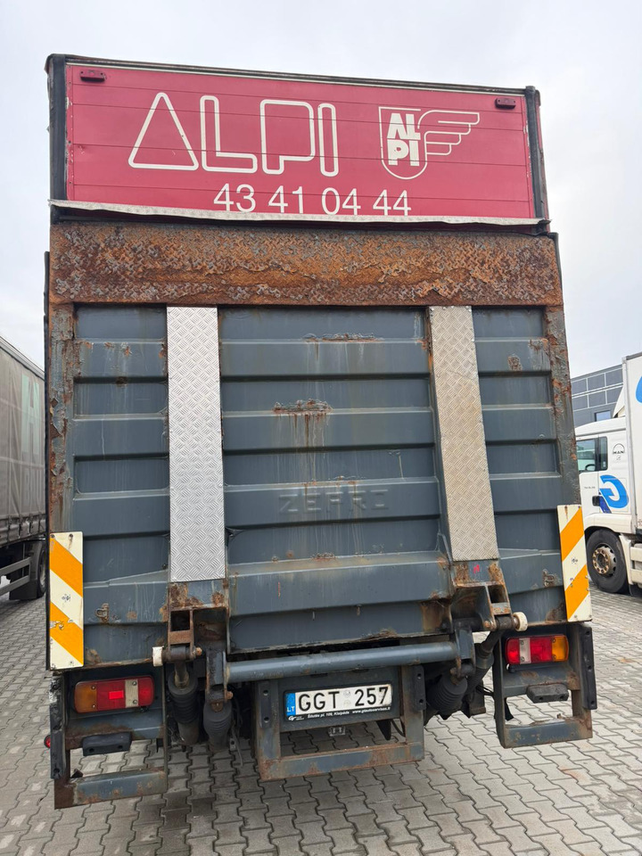 MAN TGA 18.310 - Curtainsider truck: picture 3 MAN TGA 18.310 - Curtainsider truck: picture 3