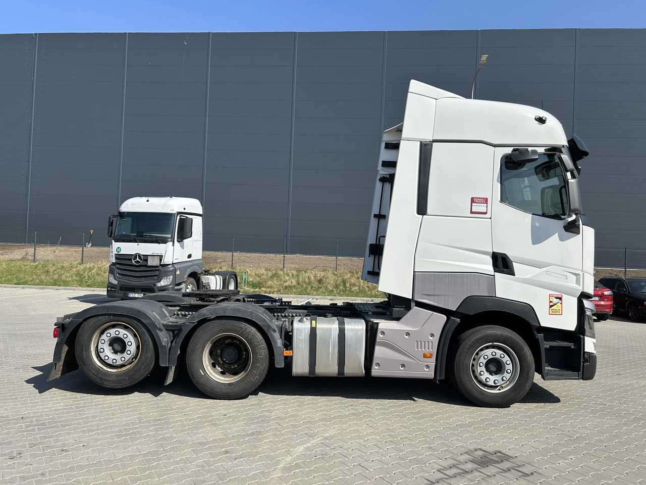 Renault T520 - Tractor unit: picture 5 Renault T520 - Tractor unit: picture 5