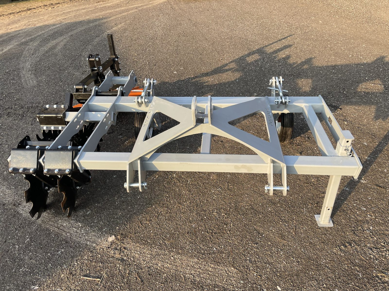 Berrypark Roll- und Fingerhacke / Orchard Weeder / Sarcleuse arboricole / Pielnik sadowniczy - Cultivator: picture 3 Berrypark Roll- und Fingerhacke / Orchard Weeder / Sarcleuse arboricole / Pielnik sadowniczy - Cultivator: picture 3