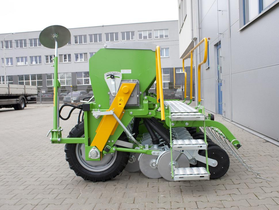 Bomet Drillmaschine / Seeder / Semoir / Seminatrice / Sembradora / Сеялка / Siewnik 3 m - Seed drill: picture 4 Bomet Drillmaschine / Seeder / Semoir / Seminatrice / Sembradora / Сеялка / Siewnik 3 m - Seed drill: picture 4