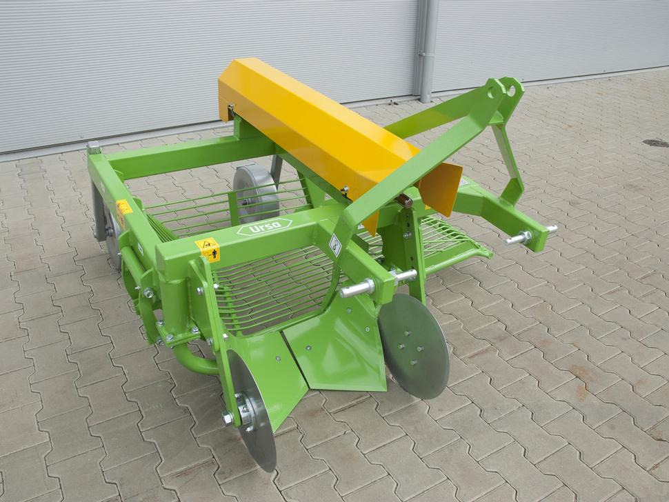 Bomet Siebkettenroder / Potato digger / Arracheuse de pomme de terre / Scavapatate / Однорядная картофельная копалка / Kopaczka do ziemniaków Ursa Z655 - Potato harvester: picture 4 Bomet Siebkettenroder / Potato digger / Arracheuse de pomme de terre / Scavapatate / Однорядная картофельная копалка / Kopaczka do ziemniaków Ursa Z655 - Potato harvester: picture 4