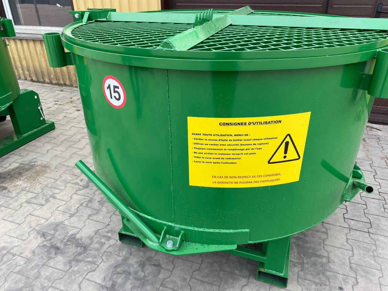 DC Betonmischer / Hydraulic concrete mixer / Malaxeur à béton hydraulique / Betoniera / Бетономешалка с гидравлическим приводом / Betoniarka hydrauliczna 800 l - Concrete mixer: picture 5 DC Betonmischer / Hydraulic concrete mixer / Malaxeur à béton hydraulique / Betoniera / Бетономешалка с гидравлическим приводом / Betoniarka hydrauliczna 800 l - Concrete mixer: picture 5