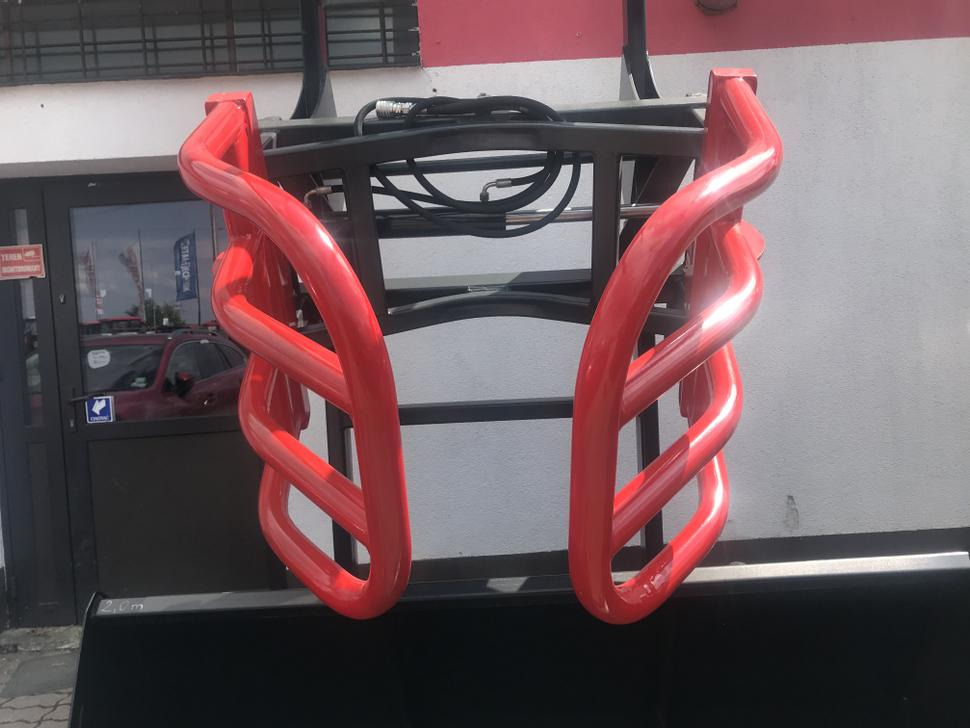 Lauderof Ballenzange / Bale grab / Pince à balles / Pinze per balle / Захват для рулонов / Chwytak do bel - Grapple for Farm tractor: picture 1 Lauderof Ballenzange / Bale grab / Pince à balles / Pinze per balle / Захват для рулонов / Chwytak do bel - Grapple for Farm tractor: picture 1