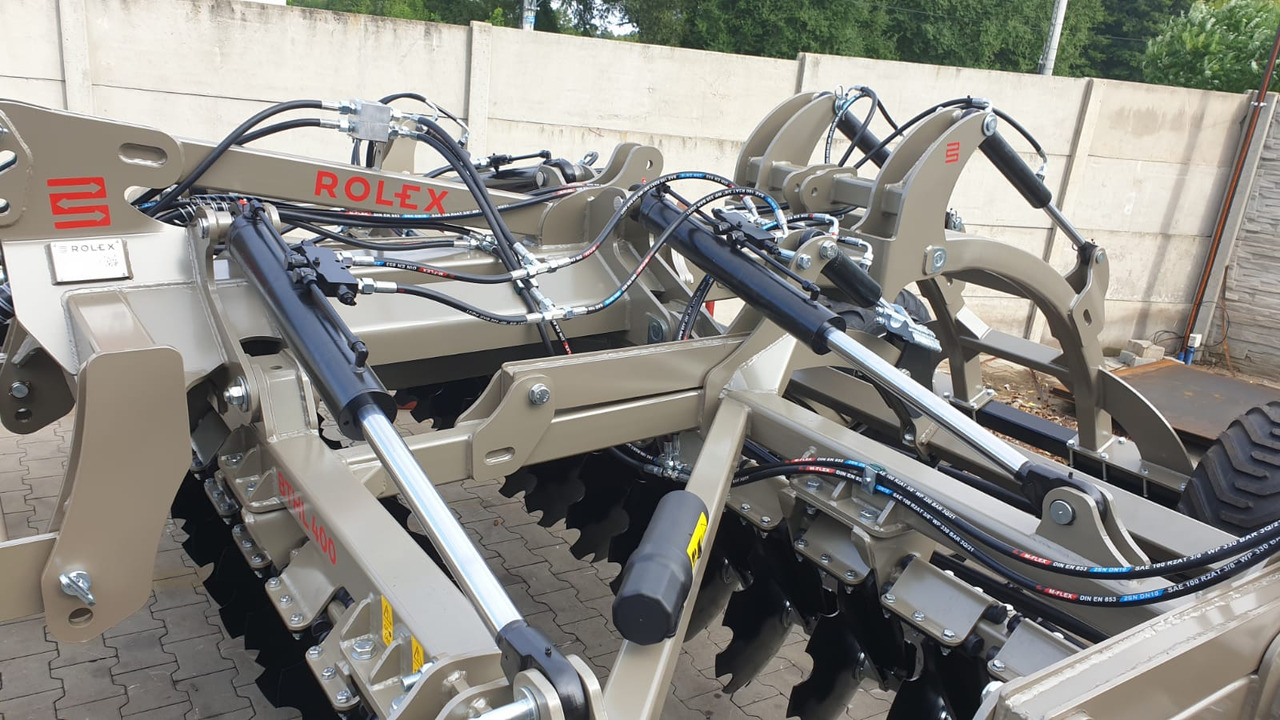 ROLEX Hydraulische Scheibenegge / Hydraulic discs harrow / Dechaumeur à disques / Erpice a dischi / Дисковая гидравлическая борона тип лёгкий с тележкой / Brona talerzowa hydraulicznie składana lekka 4 m - Disc harrow: picture 4 ROLEX Hydraulische Scheibenegge / Hydraulic discs harrow / Dechaumeur à disques / Erpice a dischi / Дисковая гидравлическая борона тип лёгкий с тележкой / Brona talerzowa hydraulicznie składana lekka 4 m - Disc harrow: picture 4