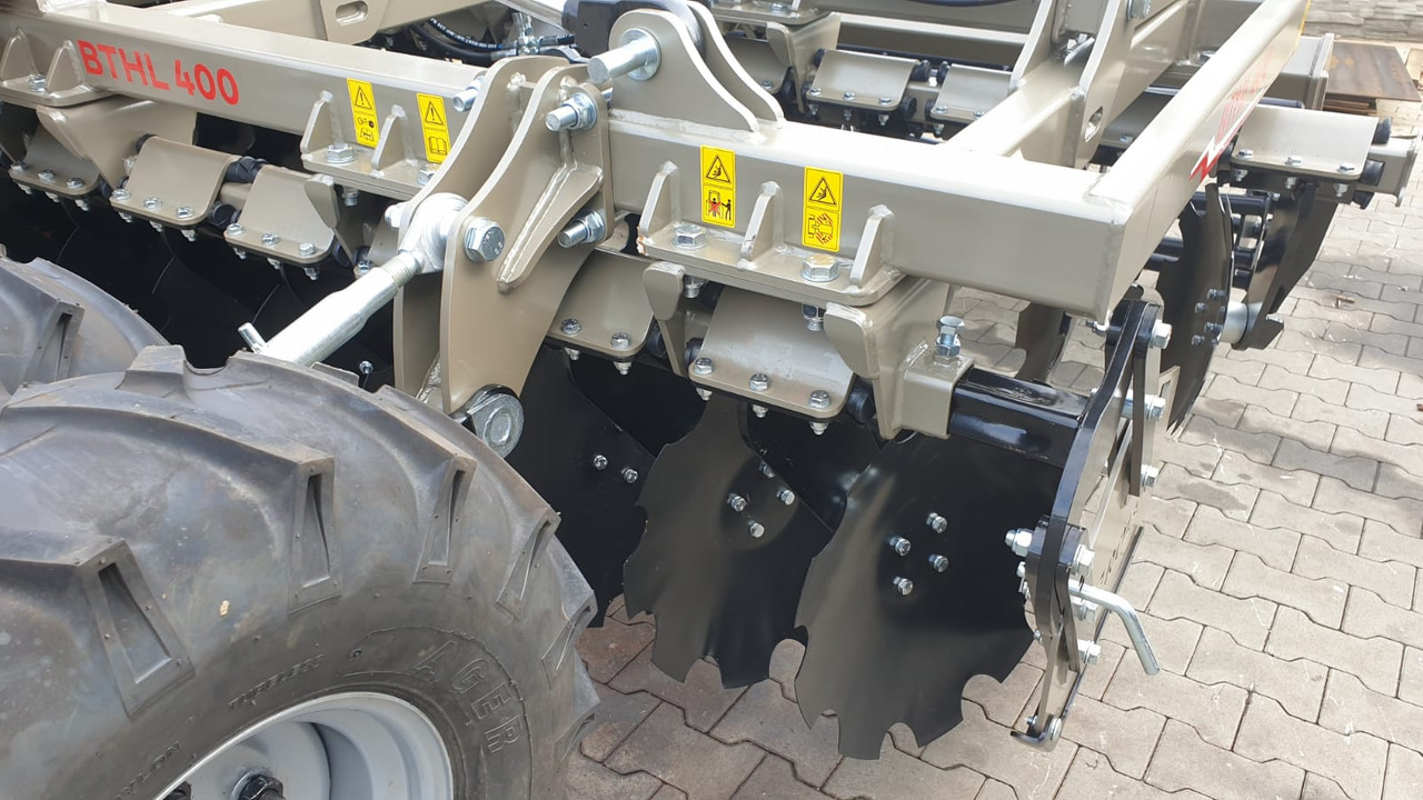 ROLEX Hydraulische Scheibenegge / Hydraulic discs harrow / Dechaumeur à disques / Erpice a dischi / Дисковая гидравлическая борона тип лёгкий с тележкой / Brona talerzowa hydraulicznie składana lekka 4 m - Disc harrow: picture 3 ROLEX Hydraulische Scheibenegge / Hydraulic discs harrow / Dechaumeur à disques / Erpice a dischi / Дисковая гидравлическая борона тип лёгкий с тележкой / Brona talerzowa hydraulicznie składana lekka 4 m - Disc harrow: picture 3