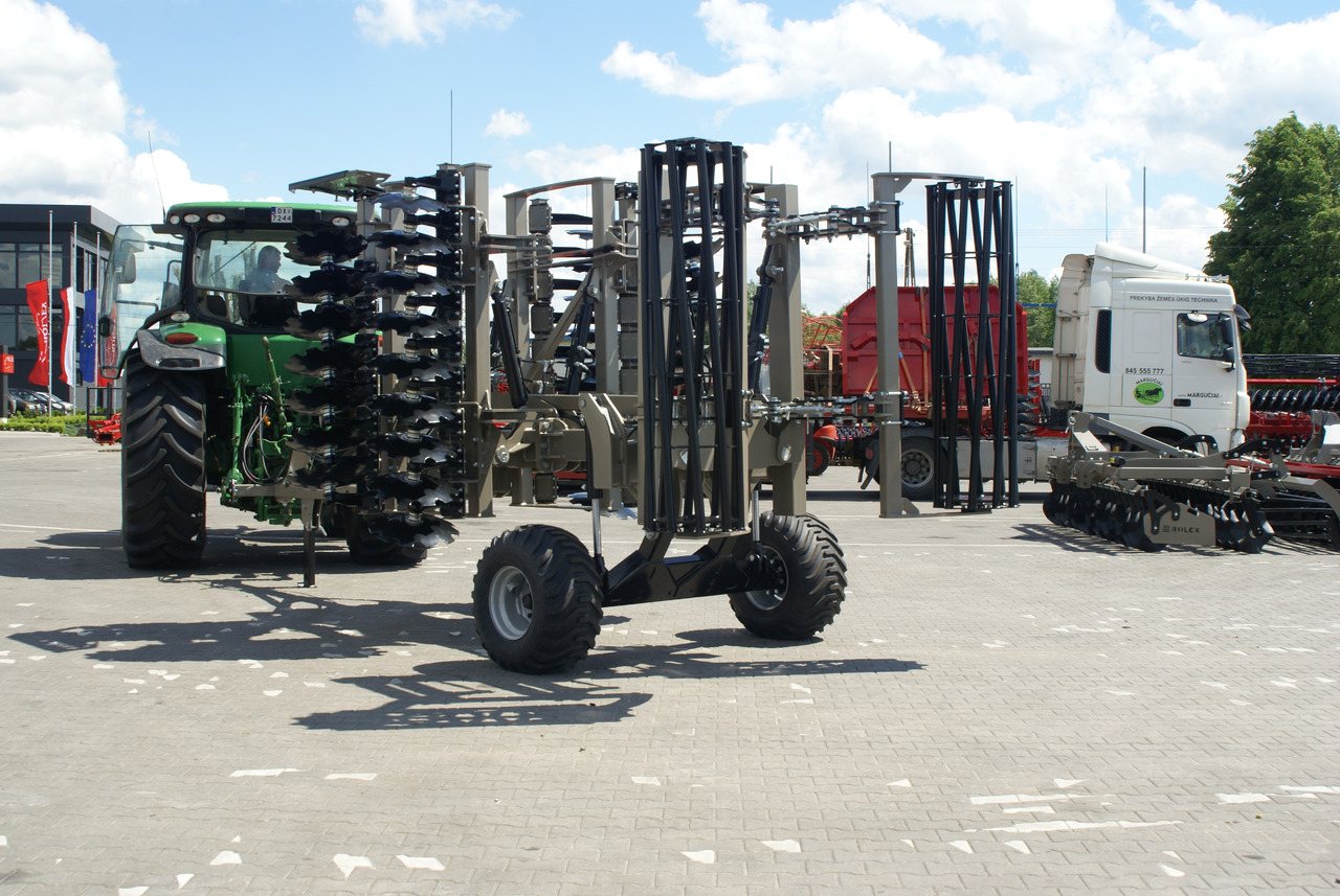 ROLEX Hydraulische Scheibenegge / Hydraulic discs harrow / Dechaumeur à disques / Erpice a dischi / Гидравлическая дисковая борона / Brona talerzowa hydraulicznie składana ciężka 4 m - Disc harrow: picture 4 ROLEX Hydraulische Scheibenegge / Hydraulic discs harrow / Dechaumeur à disques / Erpice a dischi / Гидравлическая дисковая борона / Brona talerzowa hydraulicznie składana ciężka 4 m - Disc harrow: picture 4