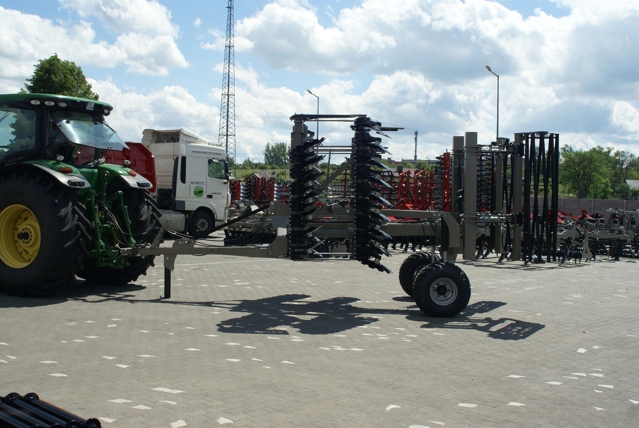 ROLEX Hydraulische Scheibenegge / Hydraulic discs harrow / Dechaumeur à disques / Erpice a dischi / Гидравлическая дисковая борона / Brona talerzowa hydraulicznie składana ciężka 4 m - Disc harrow: picture 3 ROLEX Hydraulische Scheibenegge / Hydraulic discs harrow / Dechaumeur à disques / Erpice a dischi / Гидравлическая дисковая борона / Brona talerzowa hydraulicznie składana ciężka 4 m - Disc harrow: picture 3