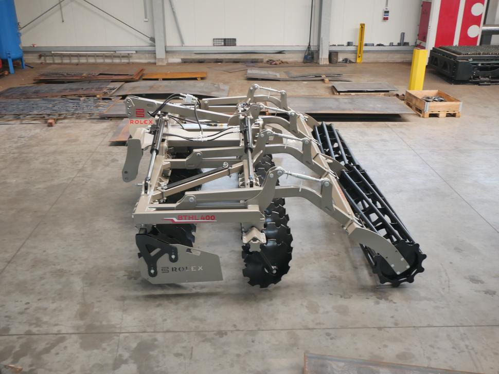 ROLEX Hydraulische Scheibenegge / Hydraulic discs harrow / Dechaumeur à disques / Erpice a dischi / Гидравлическая дисковая борона / Brona talerzowa hydraulicznie składana lekka 4 m - Disc harrow: picture 5 ROLEX Hydraulische Scheibenegge / Hydraulic discs harrow / Dechaumeur à disques / Erpice a dischi / Гидравлическая дисковая борона / Brona talerzowa hydraulicznie składana lekka 4 m - Disc harrow: picture 5