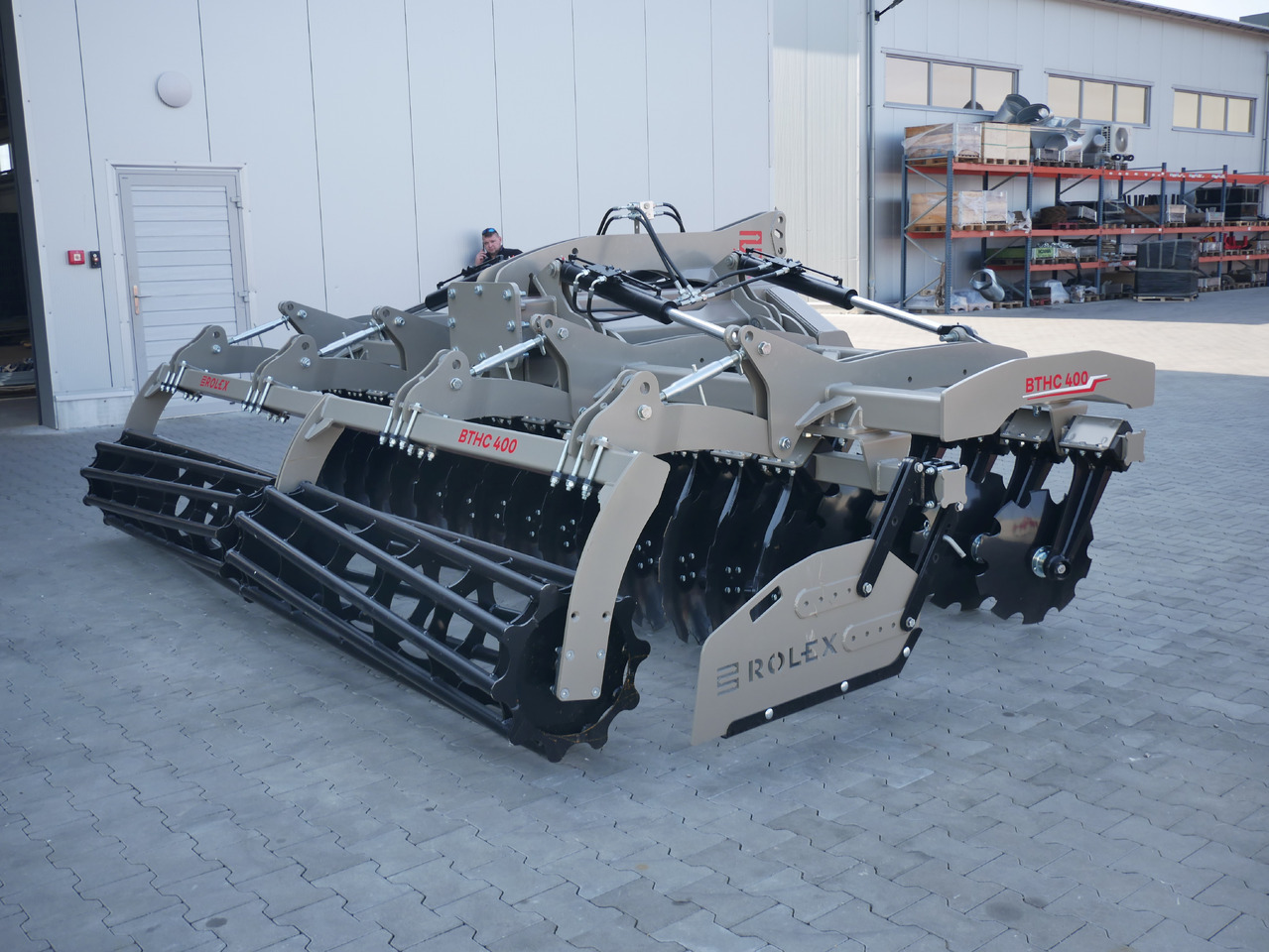 ROLEX Hydraulische Scheibenegge / Hydraulic discs harrow / Dechaumeur à disques / Erpice a dischi / Grada de discos hidráulica plegable pesada / Гидравлическая дисковая борона тяжёлая / Brona talerzowa hydr - Disc harrow: picture 5 ROLEX Hydraulische Scheibenegge / Hydraulic discs harrow / Dechaumeur à disques / Erpice a dischi / Grada de discos hidráulica plegable pesada / Гидравлическая дисковая борона тяжёлая / Brona talerzowa hydr - Disc harrow: picture 5