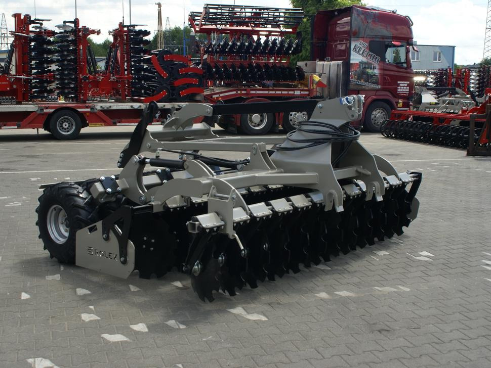 ROLEX Scheibenegge /  Disc harrow with hydropack and tire roller / Dechaumeur à disques / Erpice a dischi / Дисковая борона с гидропаком и колёсным катком / Agregat talerzowy uprawowy z hydropackiem i - Disc harrow: picture 5 ROLEX Scheibenegge /  Disc harrow with hydropack and tire roller / Dechaumeur à disques / Erpice a dischi / Дисковая борона с гидропаком и колёсным катком / Agregat talerzowy uprawowy z hydropackiem i - Disc harrow: picture 5