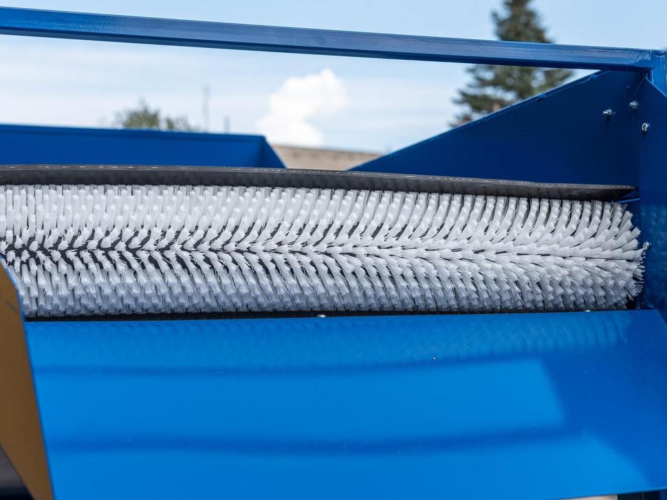 ROLMET Bürstenmaschine / Potato brush cleaner / Nettoyeuse à brosse / Pulitore a spazzole / Очиститель / Czyszczarka szczotkowa - Potato equipment: picture 4 ROLMET Bürstenmaschine / Potato brush cleaner / Nettoyeuse à brosse / Pulitore a spazzole / Очиститель / Czyszczarka szczotkowa - Potato equipment: picture 4