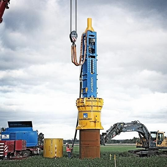 Junttan HHK S - Hydraulic hammer for Attachment: picture 1 Junttan HHK S - Hydraulic hammer for Attachment: picture 1