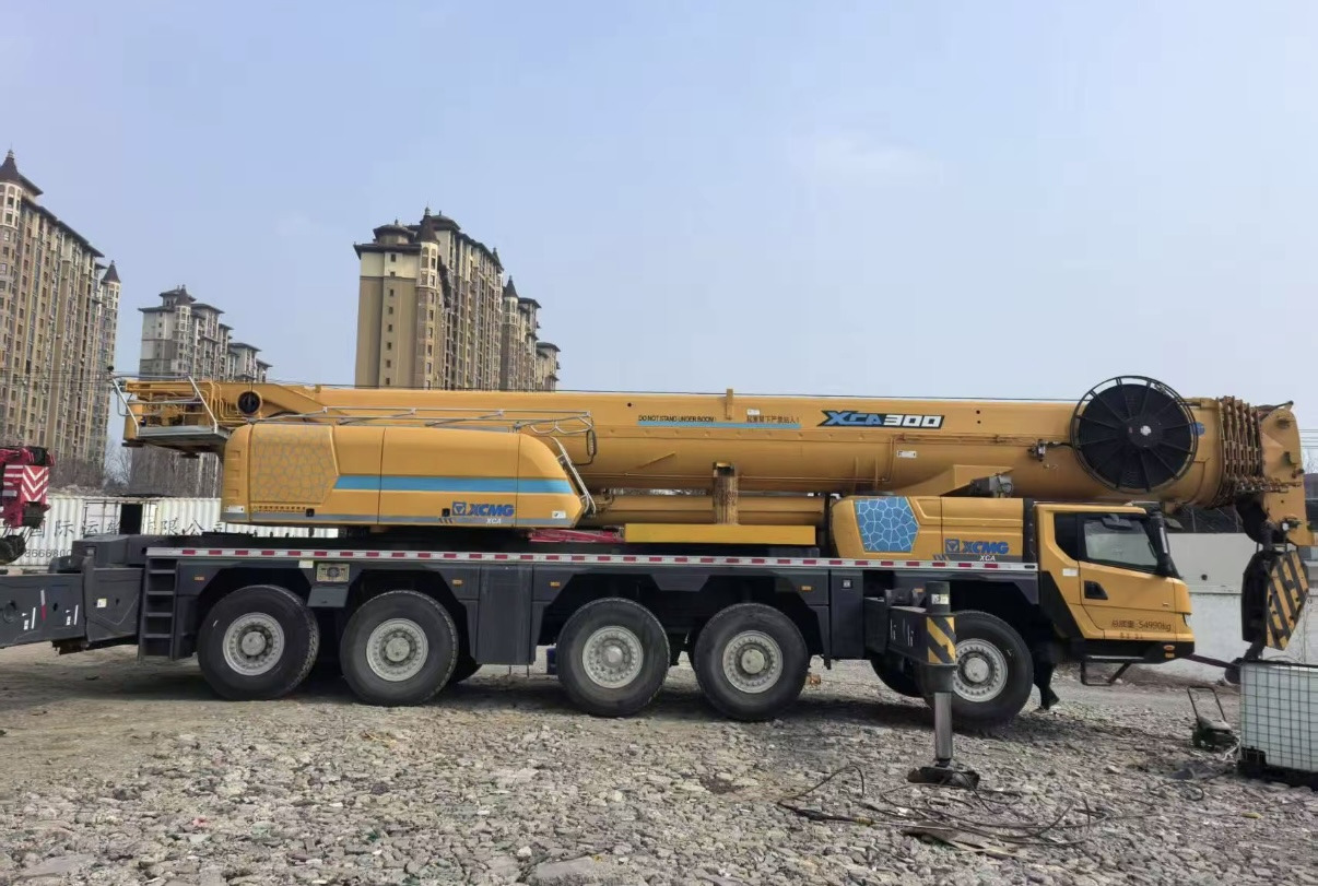 XCMG XCA220 - All terrain crane: picture 2 XCMG XCA220 - All terrain crane: picture 2