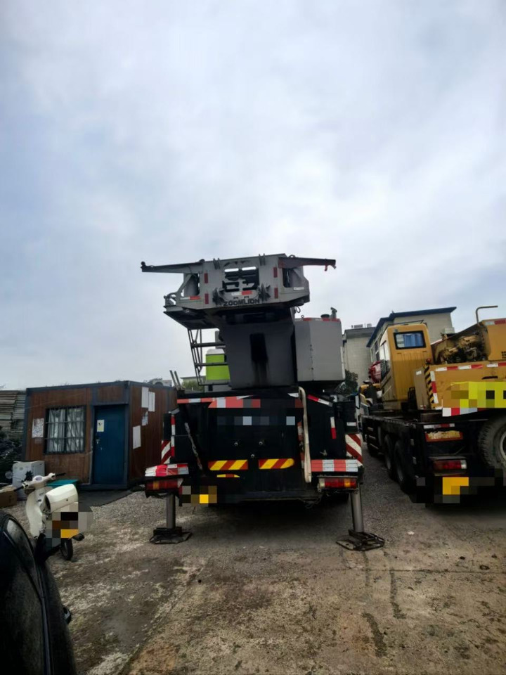 ZOOMLION 200E7 - All terrain crane: picture 2 ZOOMLION 200E7 - All terrain crane: picture 2