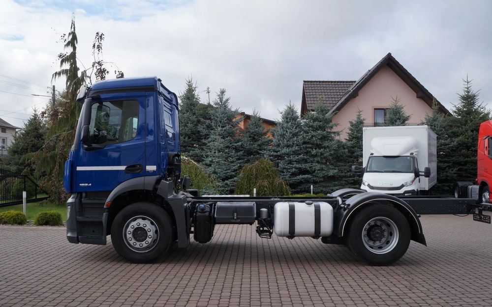 Mercedes-Benz ANTOS 1824 ACTROS EURO 6 RAMA DO ZABUDOWY ROZSTAW OSI 3.80M ANTOS 1830 1827 - Cab chassis truck: picture 4 Mercedes-Benz ANTOS 1824 ACTROS EURO 6 RAMA DO ZABUDOWY ROZSTAW OSI 3.80M ANTOS 1830 1827 - Cab chassis truck: picture 4