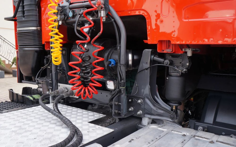 Volvo FH 4 EURO 6 GLOBETROTTER NISKI PRZEBIEG PEŁEN SERWIS - Tractor unit: picture 5 Volvo FH 4 EURO 6 GLOBETROTTER NISKI PRZEBIEG PEŁEN SERWIS - Tractor unit: picture 5