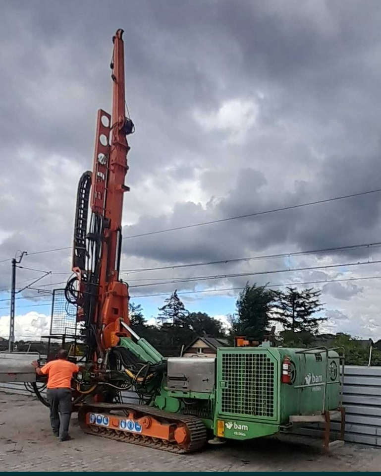 SOILMEC SM 14 - Drilling rig: picture 3 SOILMEC SM 14 - Drilling rig: picture 3