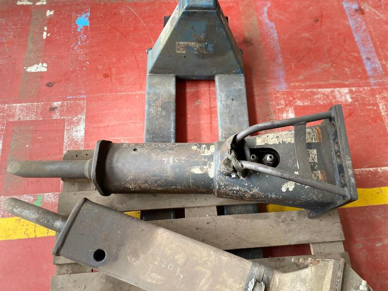 Brise roche hydraulique BRH Pour pelle de 5T à 8T - Hydraulic hammer: picture 4 Brise roche hydraulique BRH Pour pelle de 5T à 8T - Hydraulic hammer: picture 4