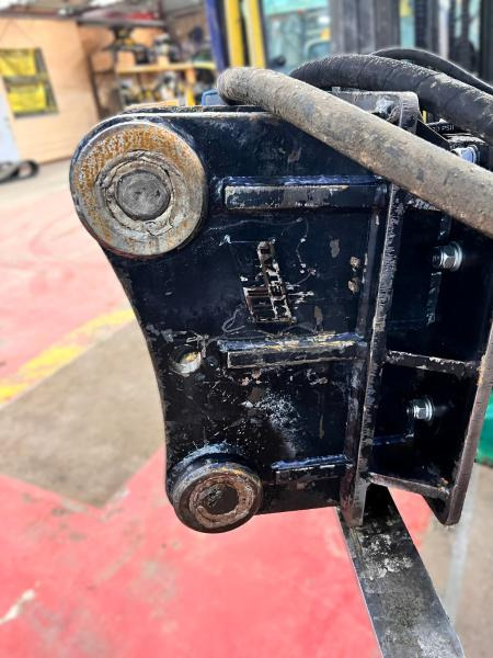 Hydraulic hammer MONTABERT M900 BRH Marteau hydraulique pour 15-25T: picture 9 Hydraulic hammer MONTABERT M900 BRH Marteau hydraulique pour 15-25T: picture 9