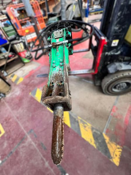 Hydraulic hammer MONTABERT M900 BRH Marteau hydraulique pour 15-25T: picture 6 Hydraulic hammer MONTABERT M900 BRH Marteau hydraulique pour 15-25T: picture 6