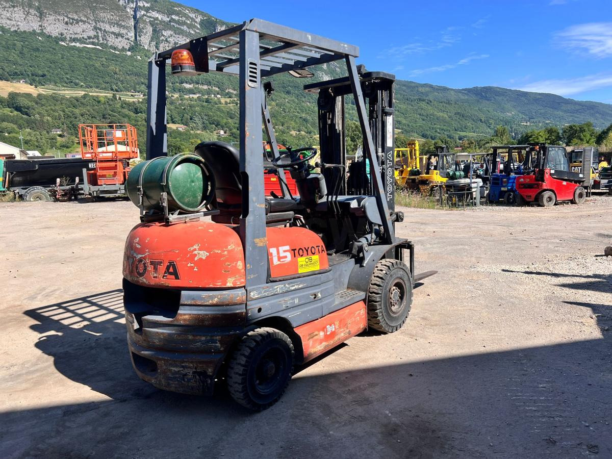 Toyota 426 FGF15 CHARIOT ELEVATEUR A GAZ 1,5T 4,3m - LPG forklift: picture 3 Toyota 426 FGF15 CHARIOT ELEVATEUR A GAZ 1,5T 4,3m - LPG forklift: picture 3