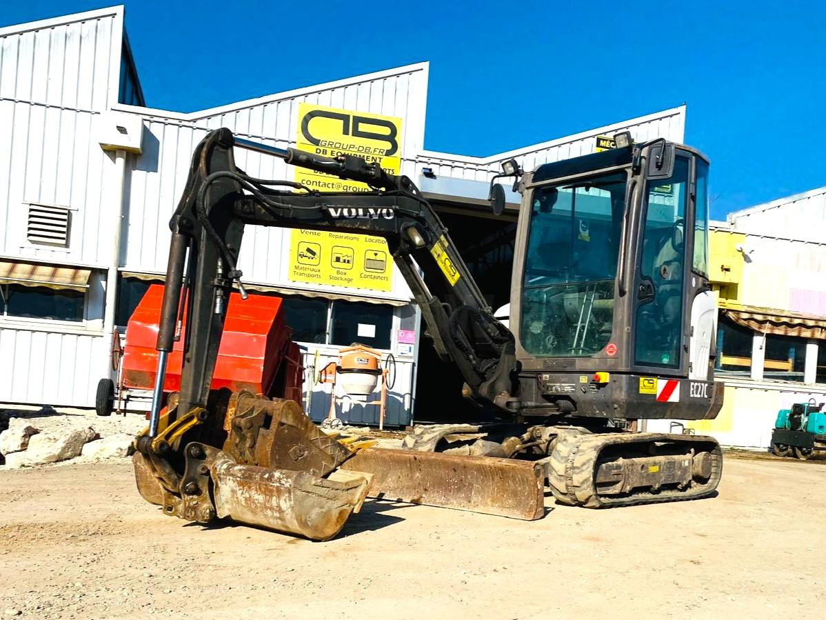 VOLVO Mini pelle EC27C 2.8T - Mini excavator: picture 1 VOLVO Mini pelle EC27C 2.8T - Mini excavator: picture 1