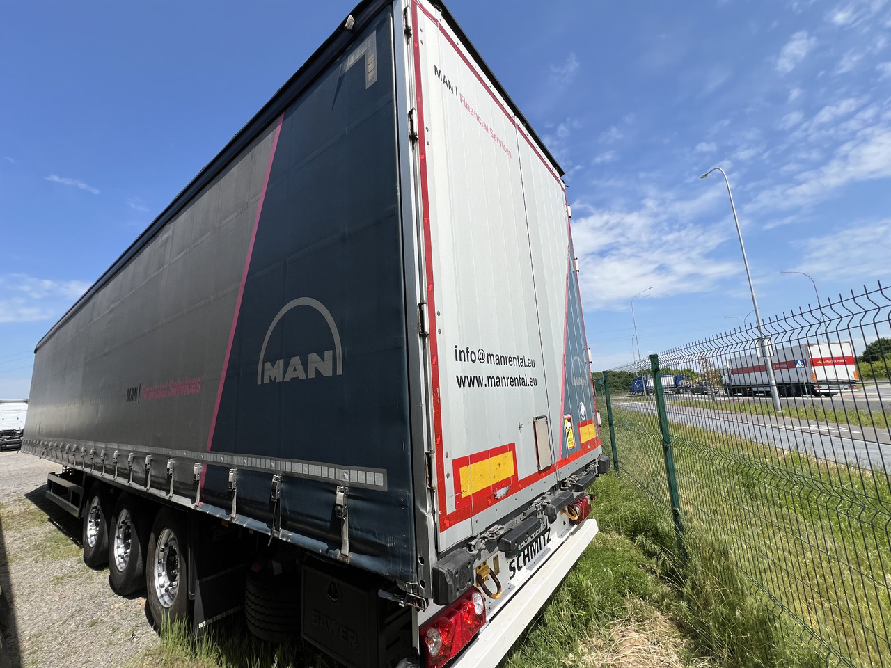SCHMITZ SCS 24/L - Curtainsider semi-trailer: picture 1 SCHMITZ SCS 24/L - Curtainsider semi-trailer: picture 1