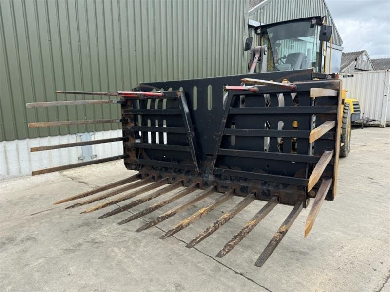 Albutt B916HX Buck Rake - Self-loading wagon: picture 2 Albutt B916HX Buck Rake - Self-loading wagon: picture 2